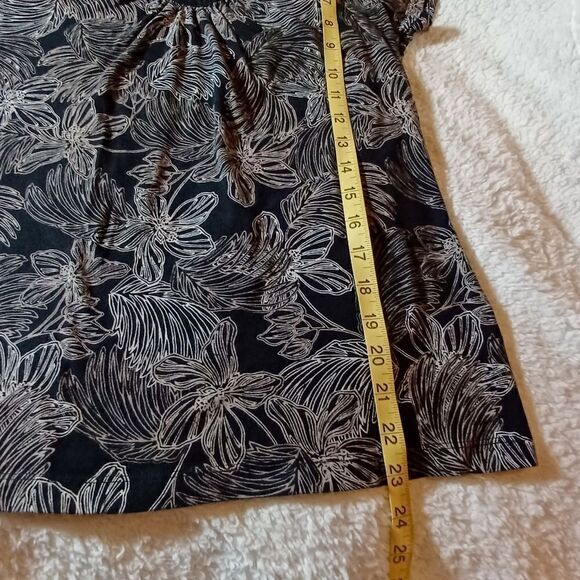 Croft and Barrow crop sleeve blouse Size S - Picture 6 of 6